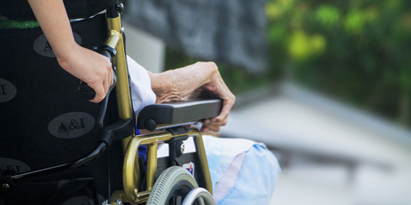 Интенсивный уход и лечение за больными,  требующих постоянного наблюдения